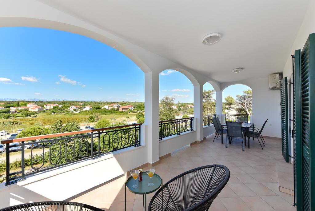 Mediterraneo Garden Apartments Petrcane Exterior foto