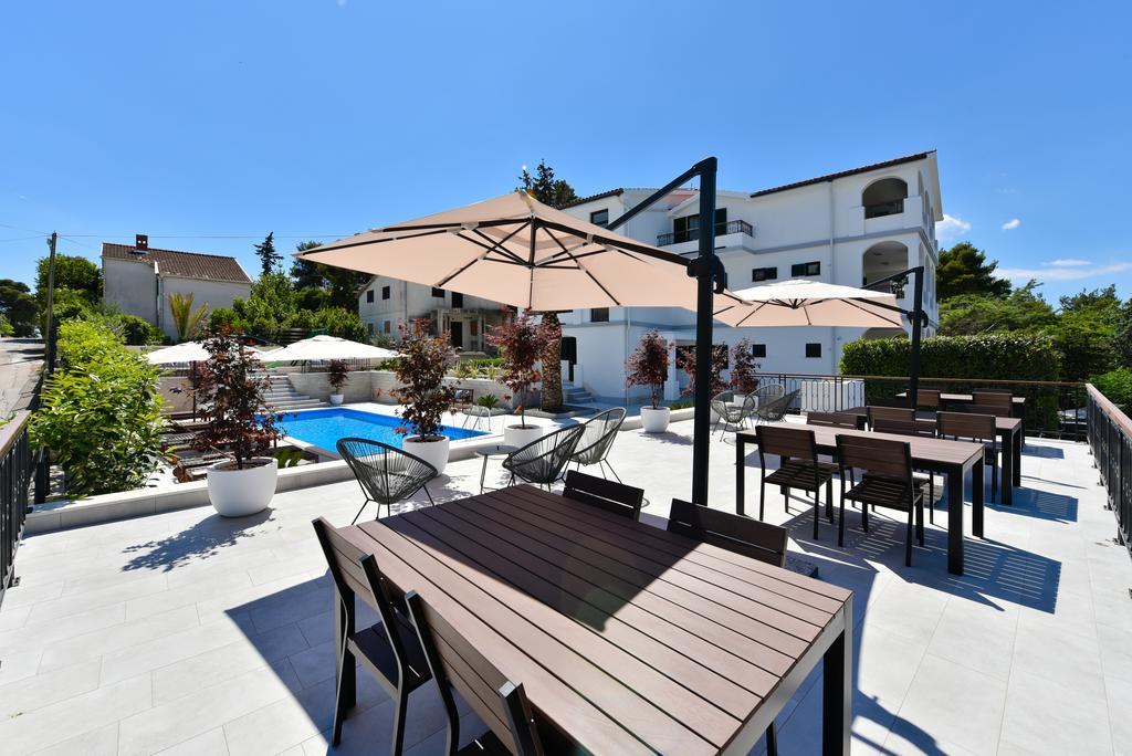Mediterraneo Garden Apartments Petrcane Exterior foto